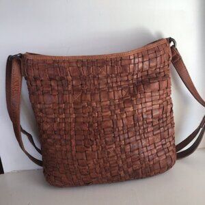 Vilenca Holland Leather Crossbody